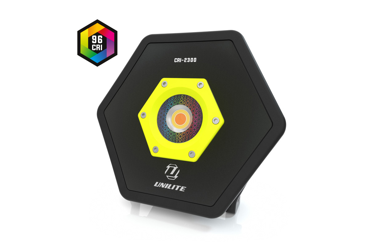 CRI-2300 - Прожектор аккумуляторный 2300 Lm, Hi CRI 96+, 5 цветов, 4400 mAh, IP65